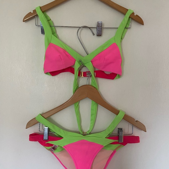 Agent Provacateur "Mazzie" Bikini, Size 6 top with Size 8 bottom - Picture 2 of 5